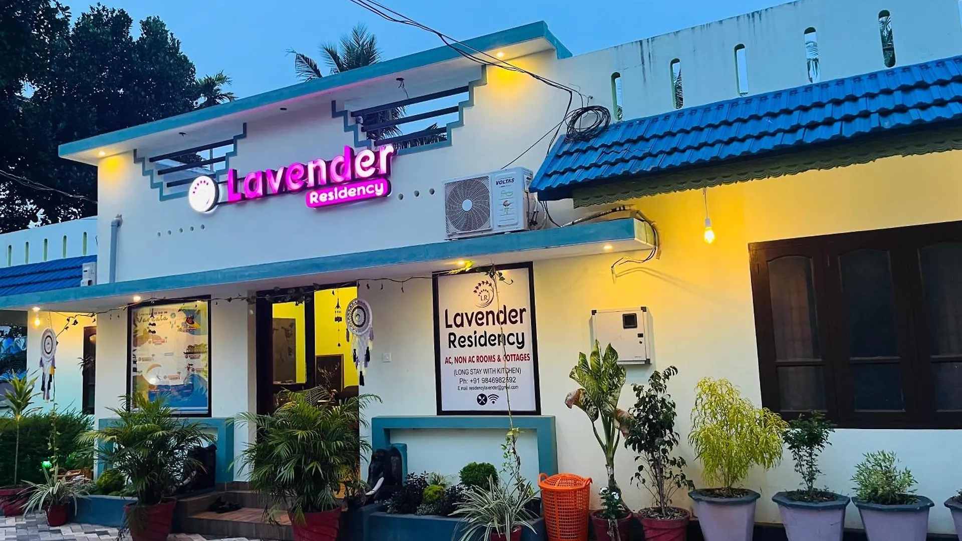 לינה וארוחת בוקר ורקלה Lavender Residency