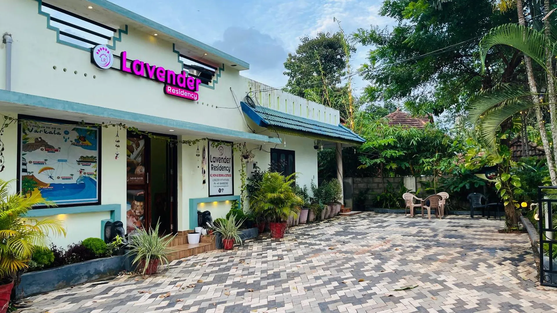 לינה וארוחת בוקר ורקלה Lavender Residency הודו